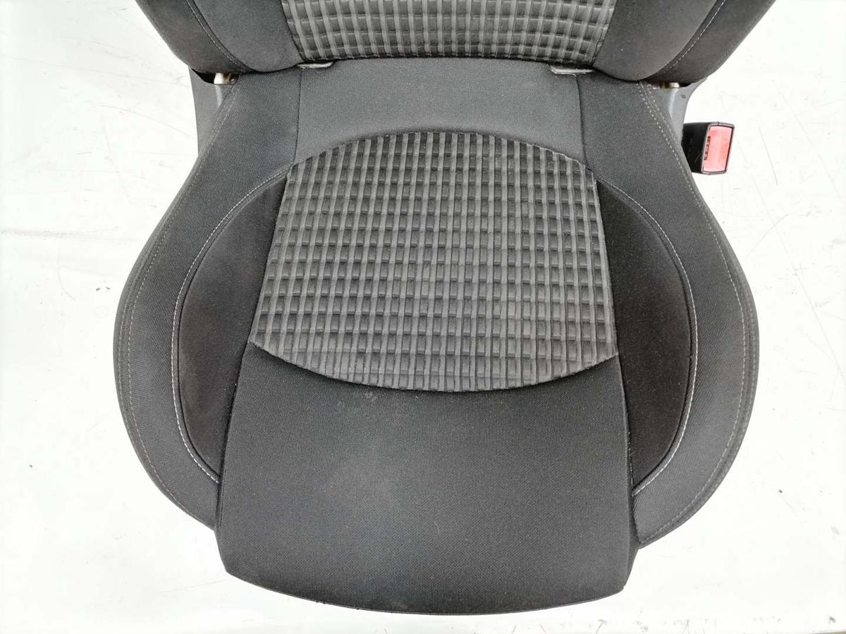 Alfa Romeo Mito original Sitz vorn rechts Beifahrersitz Stoff schwarz Bj.2008